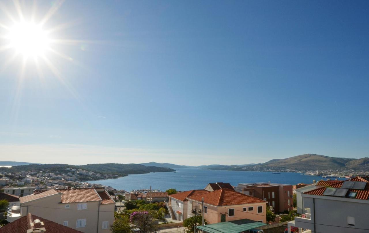 Apartman D&D 2 Trogir Bagian luar foto